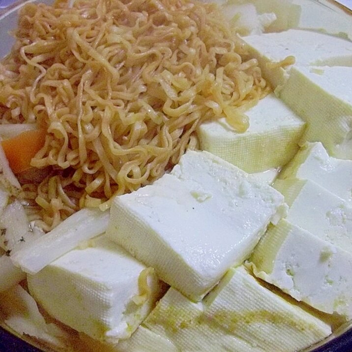 ごぼうと豆腐のチキンラーメン鍋 レシピ 作り方 By へんてこぽこりんママ 楽天レシピ ごぼうと豆腐のチキンラーメン鍋 レシピ 作り方 By へんてこぽこりんママ 楽天レシピ